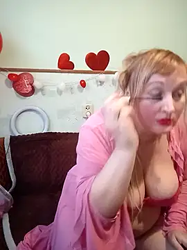 Snapshot of XHelenaX90 chatting on 02.08.25 XHelenaX90 online show from 02.08.25