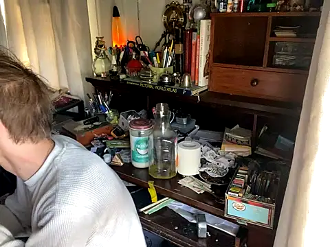 Snapshot of XanderOzzz chatting on 10.16.25 XanderOzzz online show from 10.16.25