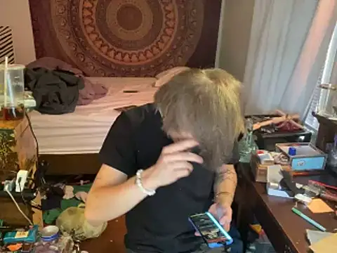 Snapshot of XanderOzzz chatting on 11.07.25 XanderOzzz online show from 11.07.25