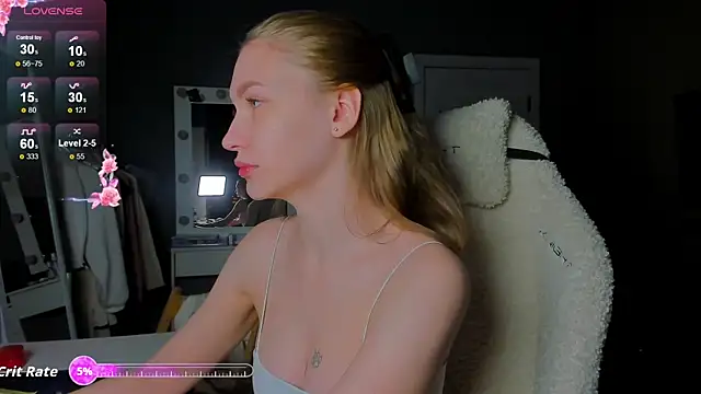 Snapshot of Ammi_bliss chatting on 10.03.25 Ammi bliss online show from 10.03.25