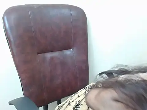 smallcuute online show from 10.06.25