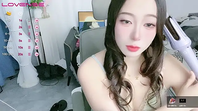 A SR 001 online show from 09.27.25