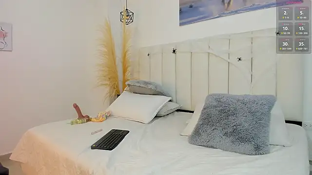 Dahlia rose96 online show from 10.24.25