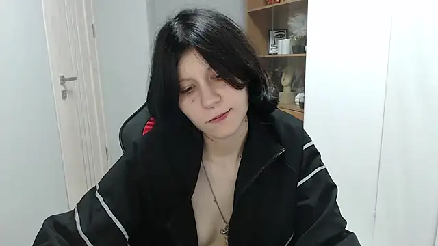 TinaQuiin online show from 09.15.25