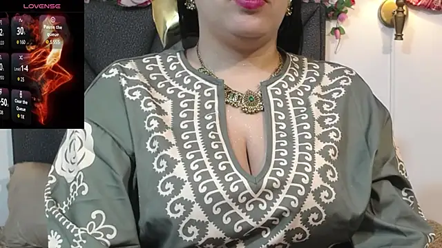 Snapshot of IndraKaur_ chatting on 11.07.25 IndraKaur online show from 11.07.25