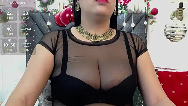 Snapshot of IndraKaur_ chatting on 11.27.25 IndraKaur online show from 11.27.25