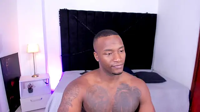 Snapshot of chrstian_lewis1 chatting on 09.26.25 chrstian lewis1 online show from 09.26.25