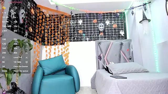 aurora tziu online show from 10.22.25