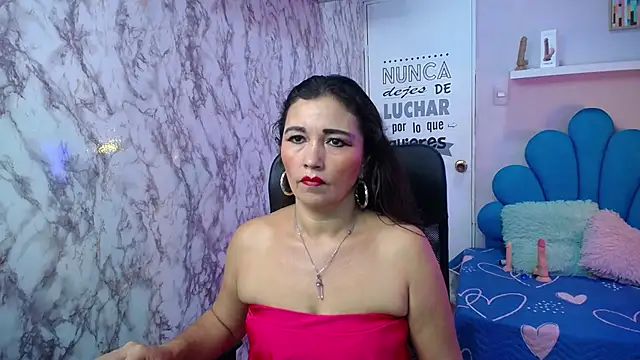 Snapshot of noelia_milf19 chatting on 10.11.25 noelia milf19 online show from 10.11.25