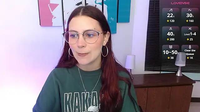 Snapshot of AlanaGarcia19 chatting on 10.14.25 AlanaGarcia19 online show from 10.14.25