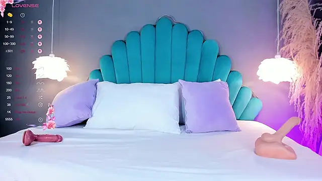 SweetAnngell online show from 10.17.25