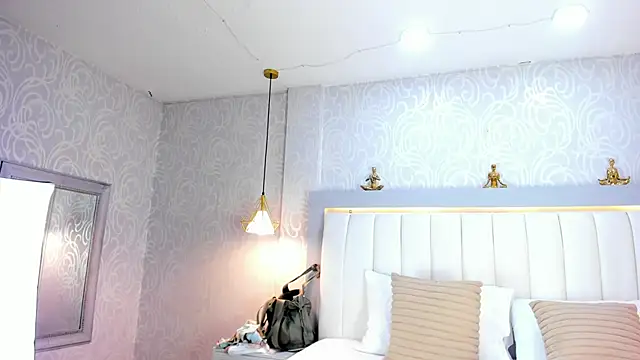 Snapshot of LinaLanm chatting on 09.10.25 LinaLanm online show from 09.10.25