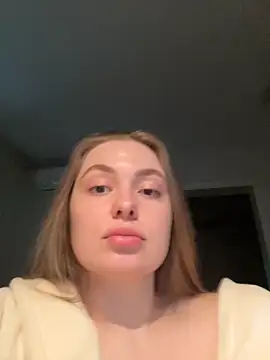 Snapshot of DeniMilkyyyyy chatting on 10.15.25 DeniMilkyyyyy online show from 10.15.25