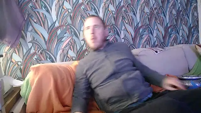 Snapshot of gaydavid chatting on 09.22.25 gaydavid online show from 09.22.25