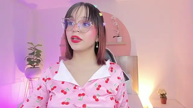 Clara Luu online show from 05.09.26