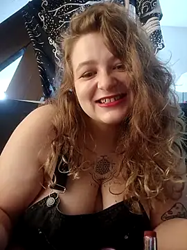 Snapshot of LilouCuriosity chatting on 10.22.25 LilouCuriosity online show from 10.22.25