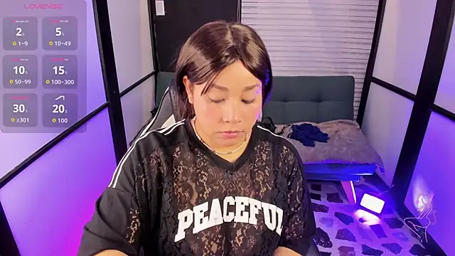 ThaliaBrooks  online show from 10.10.25