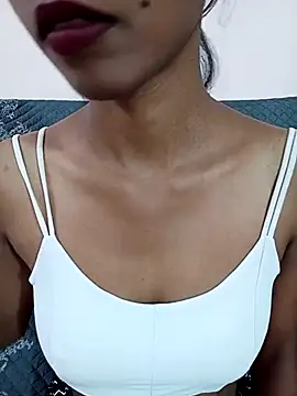 Snapshot of Small_Titss chatting on 10.13.25 Small Titss online show from 10.13.25