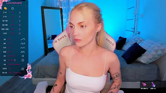 AnyaTaylor  online show from 09.20.25