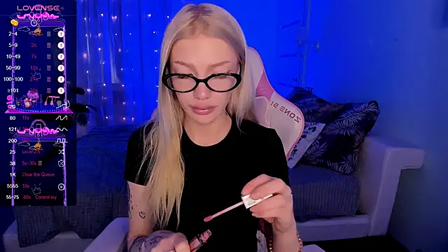 AnyaTaylor  online show from 03.29.26