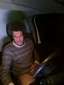 Snapshot of twitshe chatting on 04.16.26 twitshe online show from 04.16.26