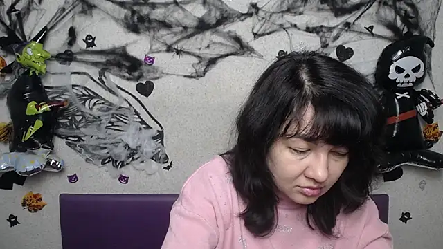 SelenaFly online show from 10.21.25