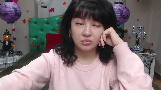 SelenaFly online show from 10.28.25