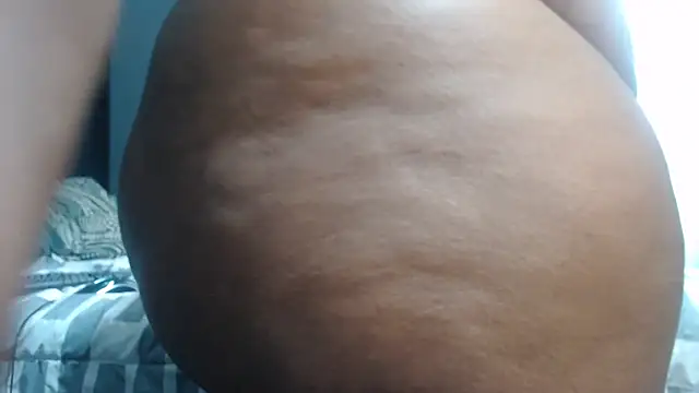 SEXYHUGEASS21 online show from 03.22.26