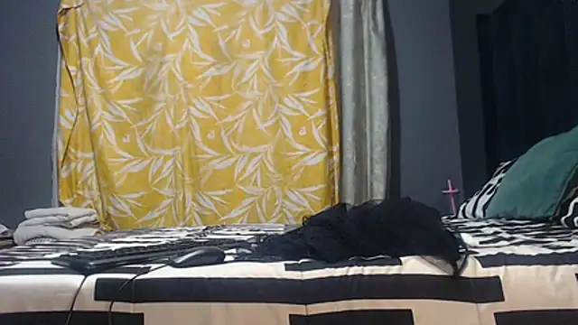 Snapshot of SEXYHUGEASS21 chatting on 07.15.26 SEXYHUGEASS21 online show from 07.15.26