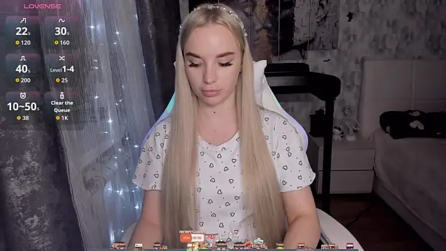 KiraKrox online show from 11.09.25