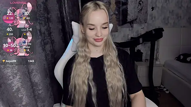 KiraKrox online show from 11.18.25