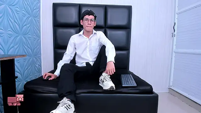 LittleMax23 online show from 09.23.25