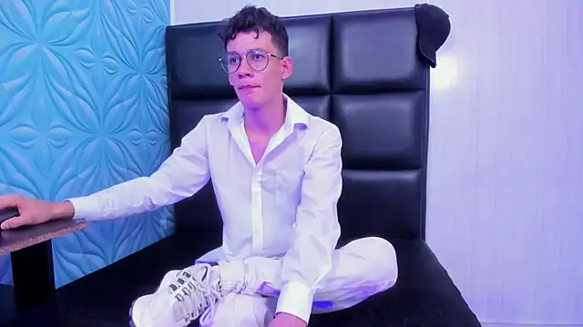 LittleMax23 online show from 09.30.25