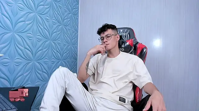 LittleMax23 online show from 10.19.25