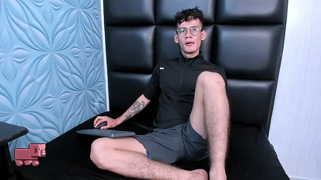 LittleMax23 online show from 10.24.25