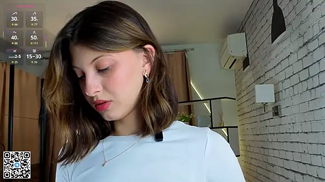 LorinaMaffitt online show from 10.05.25