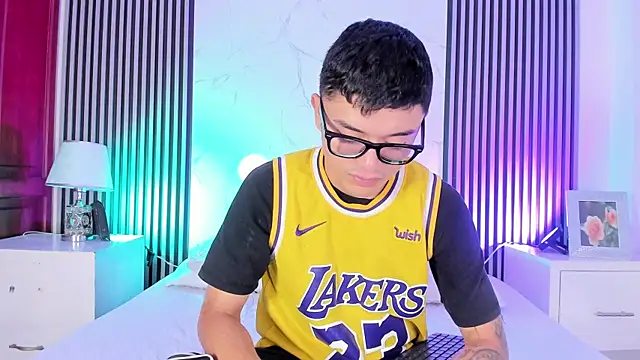 StephanAndSamantha online show from 09.21.25