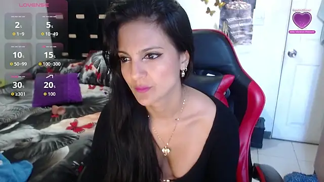 BasmaHernandez online show from 11.25.25