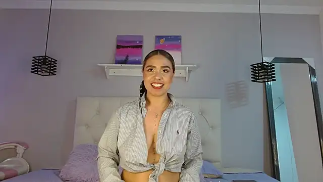 Snapshot of _Aiitanaa_ chatting on 09.30.25 Aiitanaa online show from 09.30.25