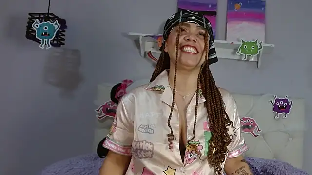 Snapshot of _Aiitanaa_ chatting on 10.30.25 Aiitanaa online show from 10.30.25