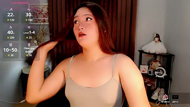 Snapshot of donna_leighTs chatting on 10.10.25 donna leighTs online show from 10.10.25