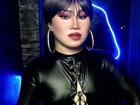 pretty lassy online show from 10.17.25