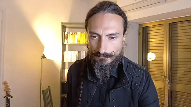 Snapshot of Mrkurt86 chatting on 10.09.25 Mrkurt86 online show from 10.09.25