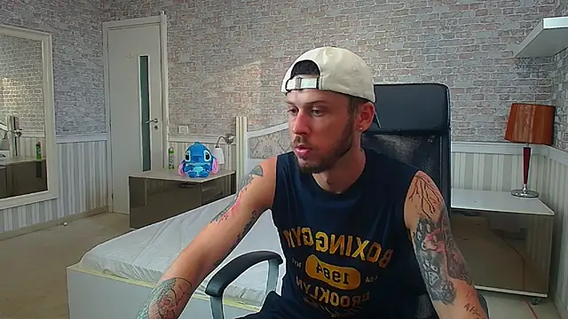 Snapshot of JonahShaw chatting on 07.16.26 JonahShaw online show from 07.16.26