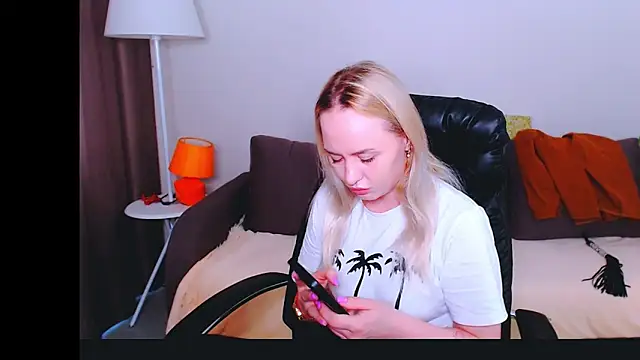 LiluMoon   online show from 04.23.26