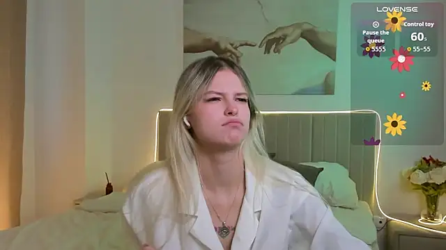 Snapshot of Lisa_Blossom chatting on 09.20.25 Lisa Blossom online show from 09.20.25