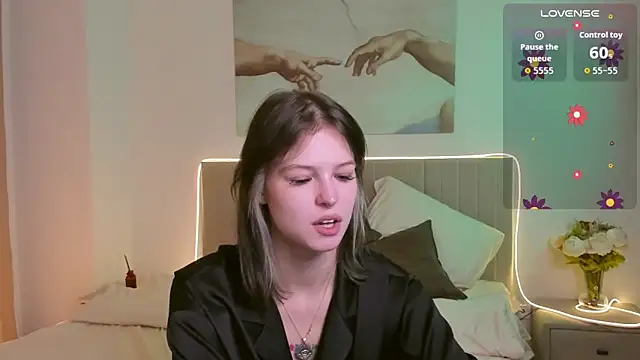 Snapshot of Lisa_Blossom chatting on 10.06.25 Lisa Blossom online show from 10.06.25