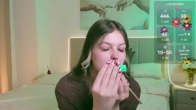 Snapshot of Lisa_Blossom chatting on 10.17.25 Lisa Blossom online show from 10.17.25