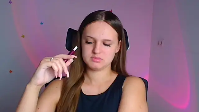 Aurora White online show from 09.15.25