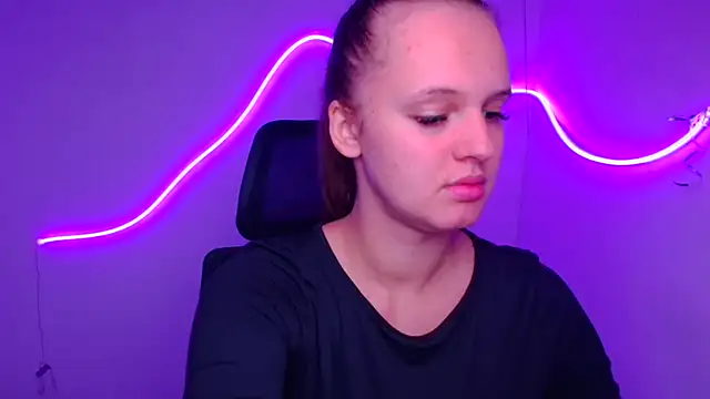 Aurora White online show from 09.17.25